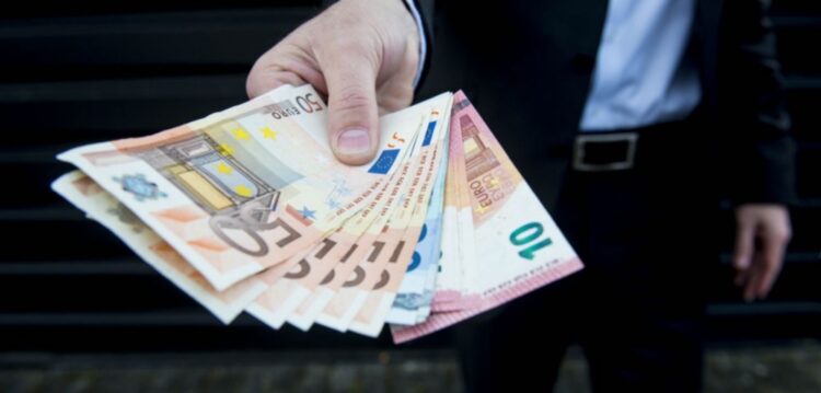 Portugueses ganham menos de metade da média europeias