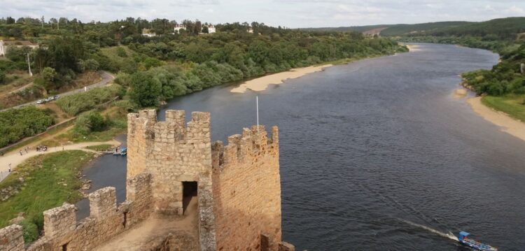À procura de gigantes e cavaleiros no Castelo de Almourol