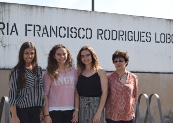 Alunas da Secundária Rodrigues Lobo investigam poluição das suiniculturas