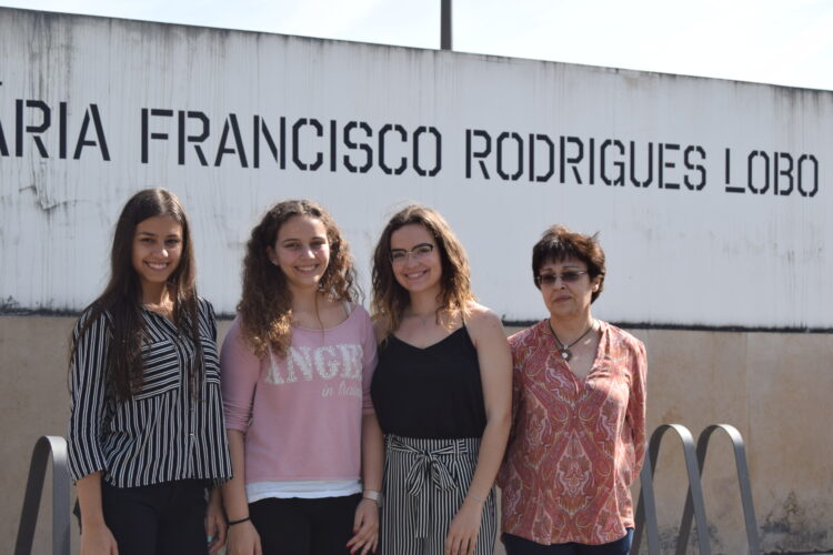 Alunas da Secundária Rodrigues Lobo investigam poluição das suiniculturas