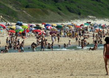Época balnear a 1 de Junho em várias praias da região