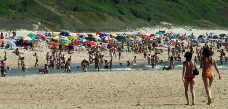 Época balnear a 1 de Junho em várias praias da região