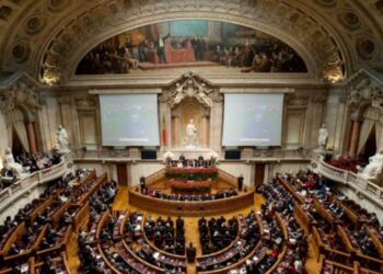 Esquerda e PAN aprovam no parlamento plano de combate à precariedade laboral