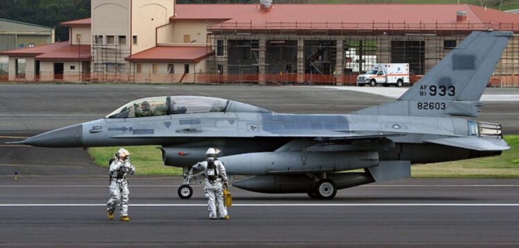 EUA garantem que não vão sair nem diminuir presença nas Lajes