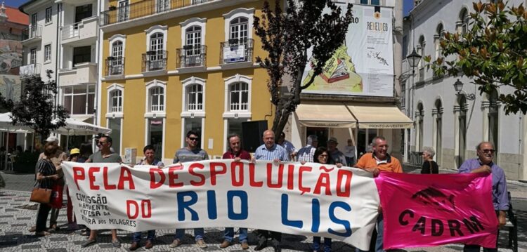 Ministro do Ambiente ameaça suinicultores