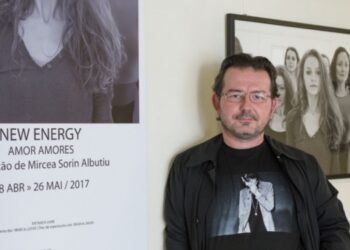 Mircea Albuţiu, fotógrafo e realizador: “uso a minha câmara como se fosse um caçador”