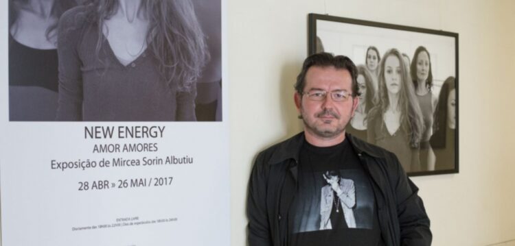 Mircea Albuţiu, fotógrafo e realizador: “uso a minha câmara como se fosse um caçador”
