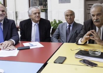PSD exige voos comerciais em Monte Real. E dá o avião do Papa como argumento