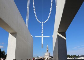 Veja a galeria de imagens da construção e implantação do terço do Centenário em Fátima