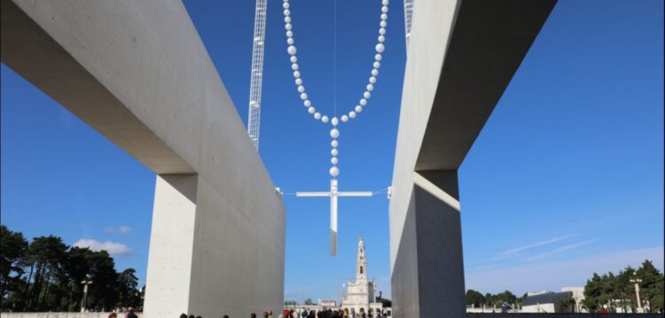 Veja a galeria de imagens da construção e implantação do terço do Centenário em Fátima
