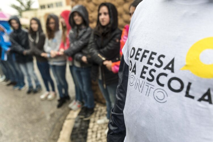 Câmara da Batalha contesta corte de turmas no Colégio de São Mamede