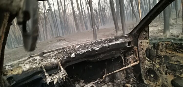 Nove bombeiros feridos, dois dos quais em estado grave