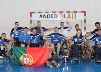 O andebol em cadeira de rodas são seis contra seis e no final ganha Leiria