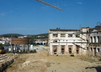 Obras na antiga central paradas há meses