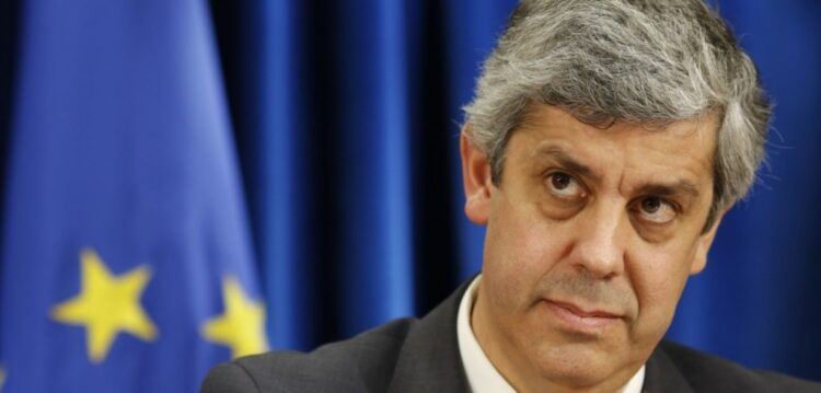 Portugal tenciona pagar antecipadamente mil milhões de euros ao FMI até final do mês