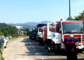 Sessenta bombeiros galegos impedidos na fronteira de ajudar no fogo de Pedrógão