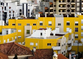 Casa, transportes e alimentação absorvem 60% dos rendimentos das famílias