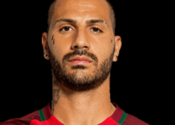 Quaresma dedica medalha da Taça das Confederações a amigo vítima do incêndio de Pedrógão Grande