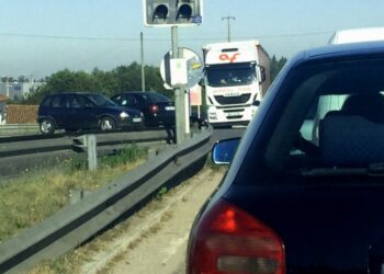 Semáforos do cruzamento da Boa Vista avariados há mais de 24 horas