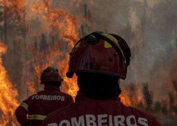 ACTUALIZAÇÃO: Bombeiro ferido com gravidade no fogo em Oleiros sem risco de vida