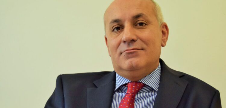 António Albuquerque Moniz: “A comunidade portuguesa é muito respeitada em França”