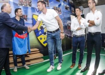 Árbitros da Supertaça solidários com o Avelarense
