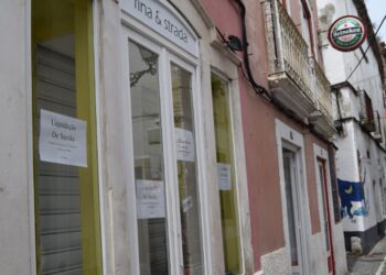Comércio da Rua Direita mais pobre com fecho de várias lojas