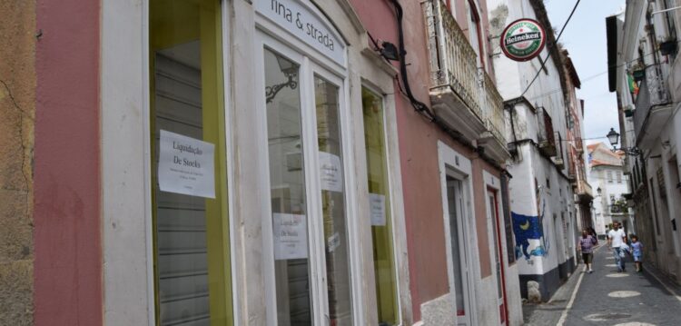 Comércio da Rua Direita mais pobre com fecho de várias lojas