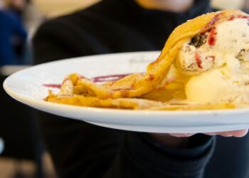 Da cerveja ao carvão vegetal, há gelados artesanais para todos os gostos