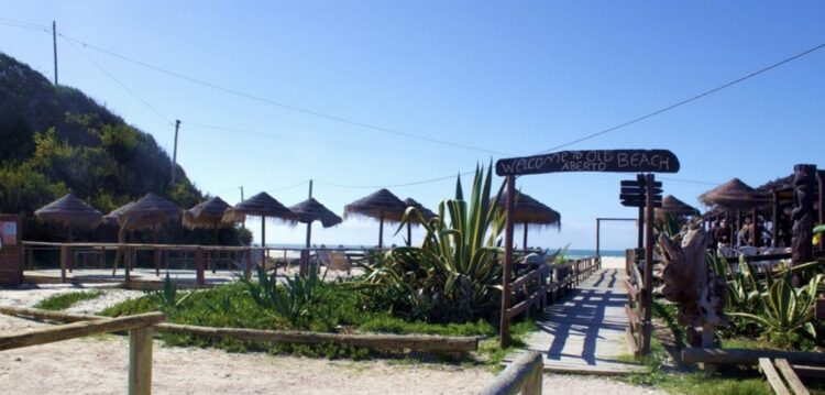 Old Beach, na Praia Velha, é um dos 10 melhores bares de praia para o Guardian