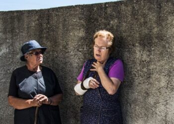 Vítimas do fogo ainda à espera, dois meses depois