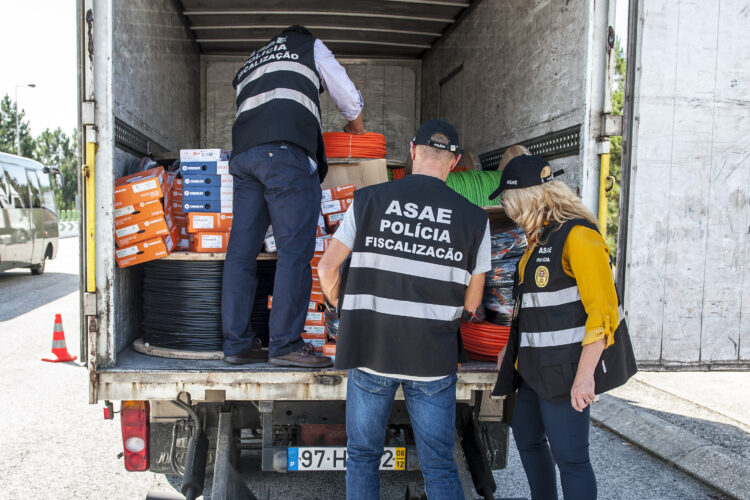 ASAE realiza inspecção à saída da A1 em Leiria