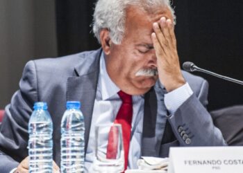Castro esmaga Costa em Leiria