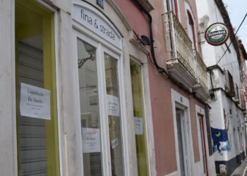 Corte de trânsito na ‘rua Direita’