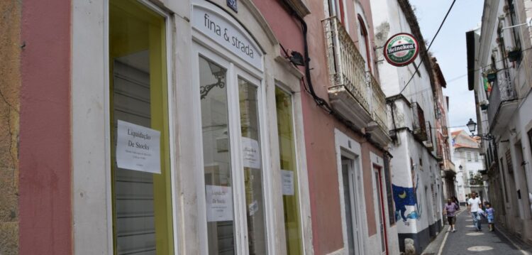 Corte de trânsito na ‘rua Direita’