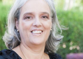 “Gosto de andar com os móveis de casa às costas, de pintar paredes”