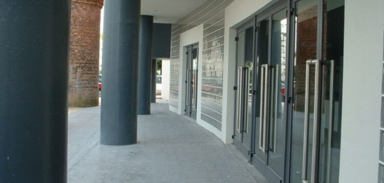 Lojistas do Atrium pedem contas à Câmara, 14 anos depois