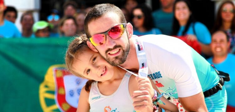 Ultrapassou as rasteiras da vida e transformou-se num IronMan