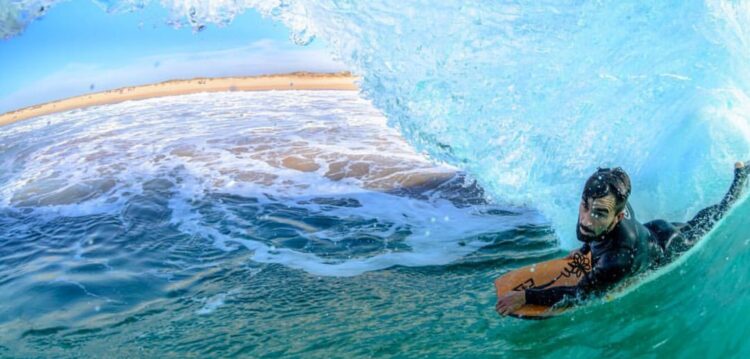 Recuperar o tempo perdido nas ondas na Praia do Norte