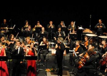 Carlos Paião revive em palco com Filarmonia