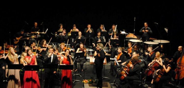 Carlos Paião revive em palco com Filarmonia