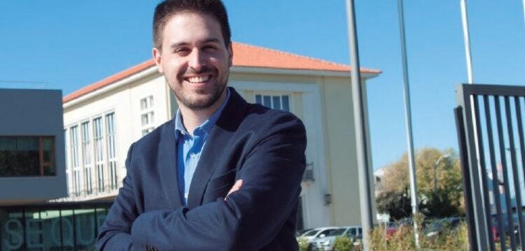 Jotas e jotinhas: tudo começa nas escolas