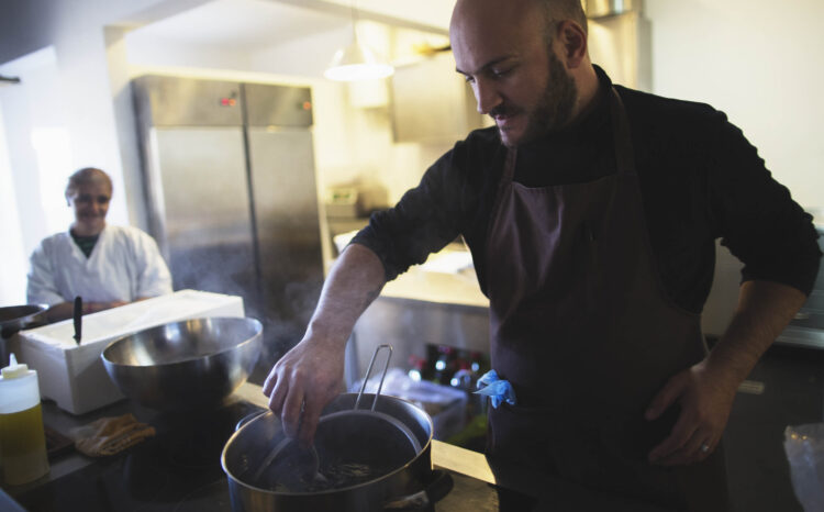 Leandro Carreira abre restaurante e aposta em hortaliça portuguesa cultivada em Londres