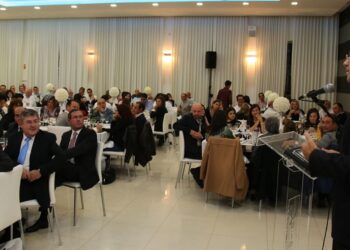 O turismo, as exportações e a perna “deficiente” da economia