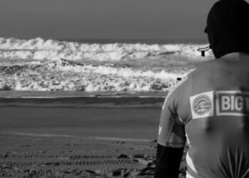Ondas gigantes da Nazaré ganham primeiro lugar em festival de cinema. Veja o vídeo premiado.