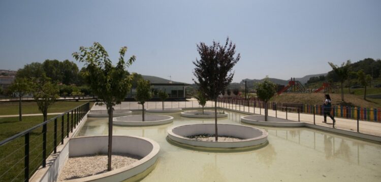 Porto de Mós reduz consumos com rega de jardins públicos