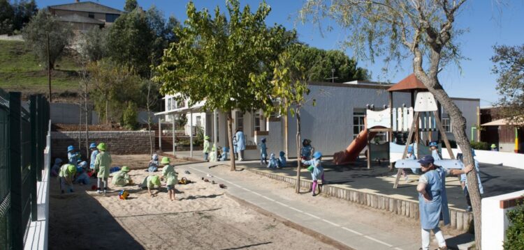 Protecção Civil fecha sala do pré-escolar dos Capuchos