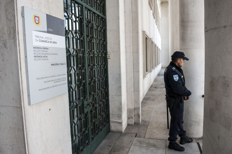 Seguranças privados condenados a penas entre os 10 e 1 ano de prisão por dezenas de crimes de agressão