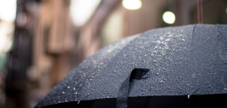 Semana começa com chuva fraca, temperaturas baixam a partir de quinta-feira