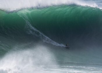 A mais perigosa onda do planeta fez do surf um desporto colectivo